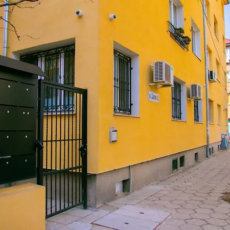 Апартамент Spacious 1 Bed Flat Near Vitosha Blvd *