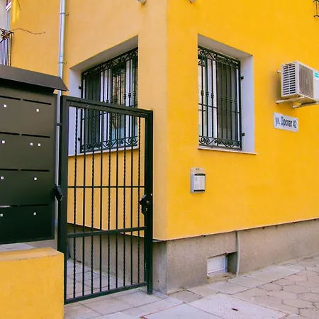 Spacious 1 Bed Flat Near Vitosha Blvd Apartment *