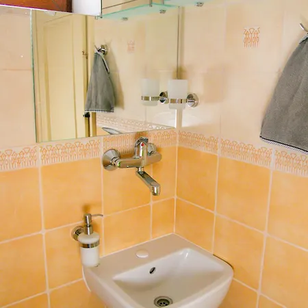 Spacious 1 Bed Flat Near Vitosha Blvd Apartment